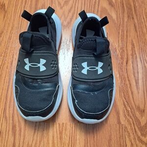 Under Armour Kids Black and White Sneakers Size US1.5 Little Kids